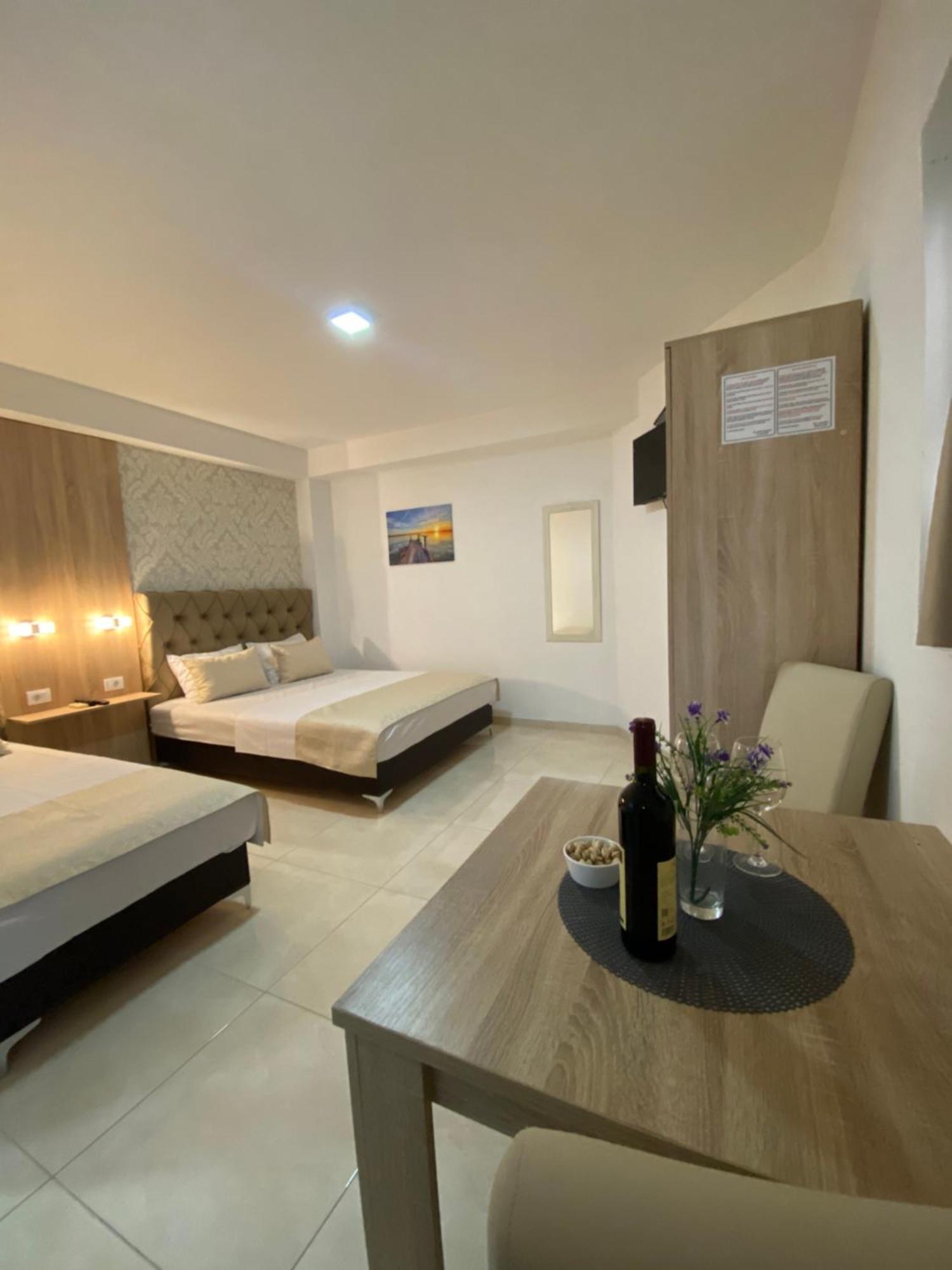 Apartments Vila Sara M 乌尔齐尼 外观 照片